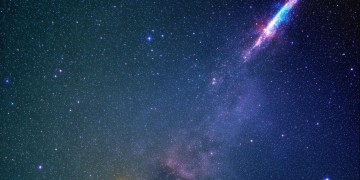 王源唱的〈因为爱情〉到底是什么歌？