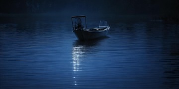 夜里的小船摇啊摇究竟是哪首歌？